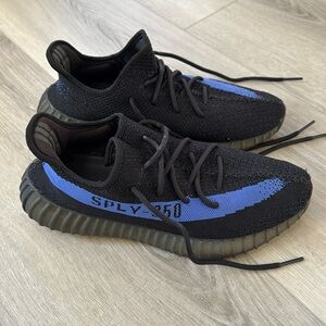 Adidas Yeezy Boost 350 V2 Dazzling Blue Iconic Sneaker